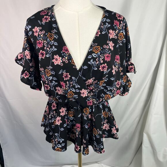 Mi Ami Floral‎ Peplum Wrap Top Black Pink Short Sleeve Ruffle Blouse Size S - Picture 1 of 7